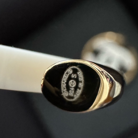 2024 Chanel double C clip-on earrings - Picture 4 of 5